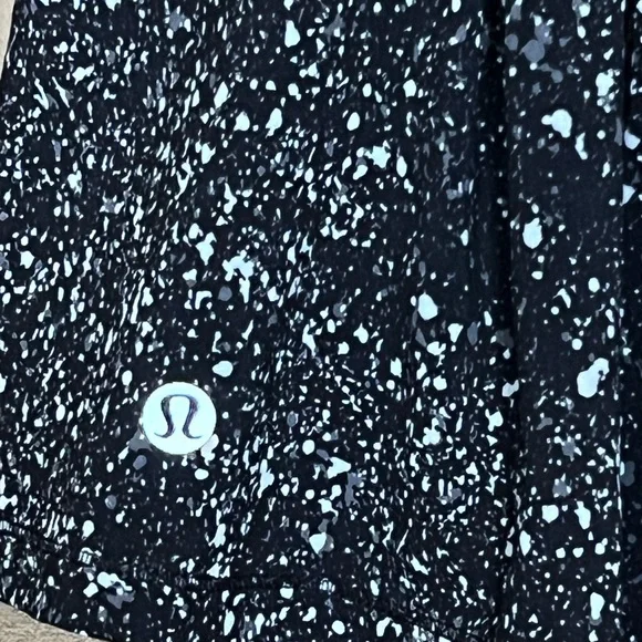 Lululemon Circuit Breaker Skirt (Regular)
Splatter White Black / Black Size 10 - Picture 12 of 16